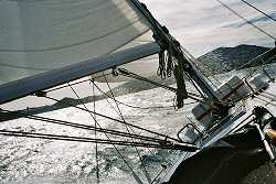 Spritzwasser-Fahrt vor Elba mit über 30 kn Wind