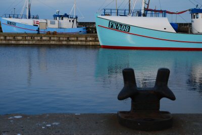 Typische dänische Fischerboote, hier im Hafen von Læsø